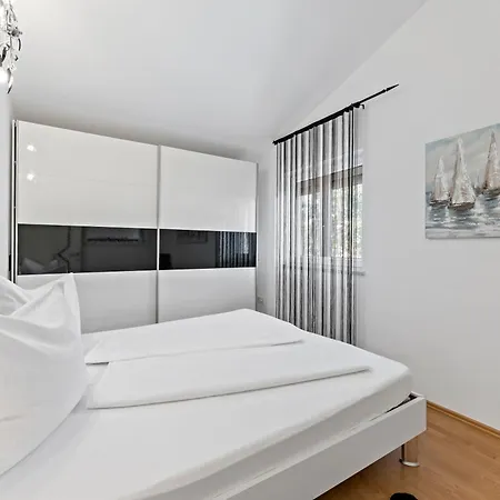 Family Apartment *