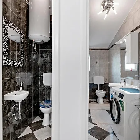 Family Apartment *